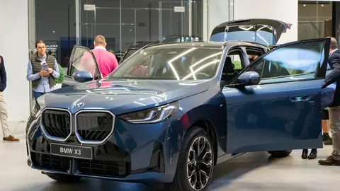 El nuevo BMW X3 desvela sus secretos en la tienda de Porcelanosa en Castellón El nuevo BMW X3 desvela sus secretos en la tienda de Porcelanosa en Castellón