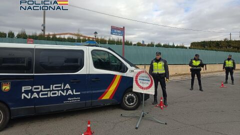 Control de seguridad de la Polic&iacute;a Nacional en Elche.