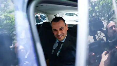 Alberto González Amador, novio de la presidenta de Madrid, Isabel Díaz Ayuso, a su salida del Tribunal Superior de Justicia de Madrid. Alberto González Amador, novio de la presidenta de Madrid, Isabel Díaz Ayuso, a su salida del Tribunal Superior de Justicia de Madrid.