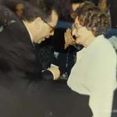 Elsa Vela recibió la insignia de oro de Onda Cero en el año 1995 Elsa Vela recibió la insignia de oro de Onda Cero en el año 1995