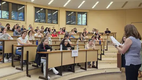 Un total de 816 docentes se convertirán en funcionarios de carrera el 31 de diciembre Un total de 816 docentes se convertirán en funcionarios de carrera el 31 de diciembre