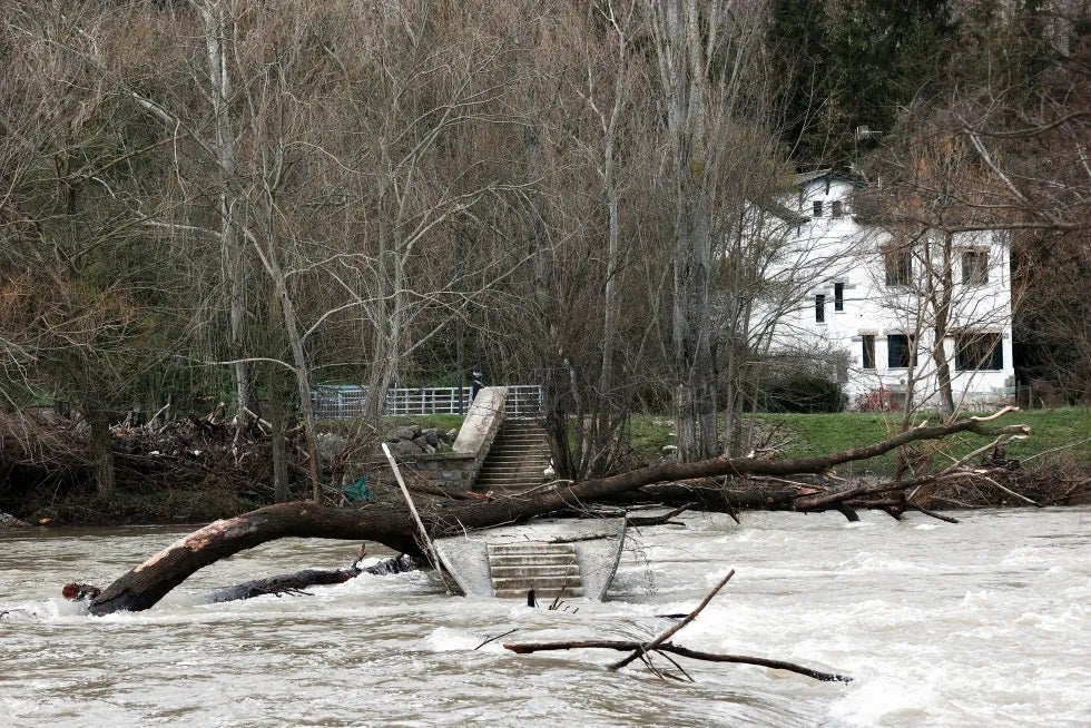 Navarra presenta un sistema de alertas pionero para proteger a la población frente a inundaciones Navarra presenta un sistema de alertas pionero para proteger a la población frente a inundaciones