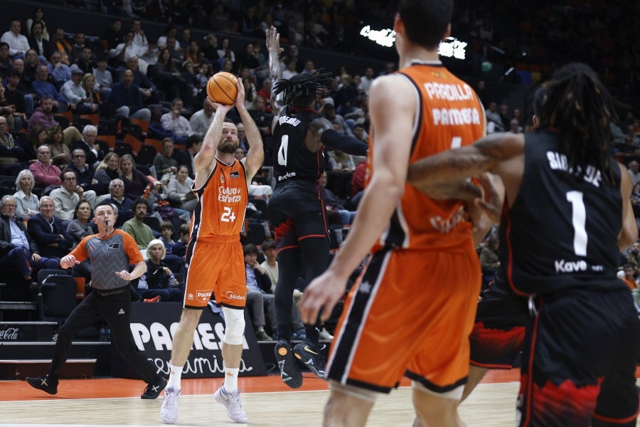 Valencia Basket sigue intratable esta temporada sumando su séptima victoria en ACB Valencia Basket sigue intratable esta temporada sumando su séptima victoria en ACB