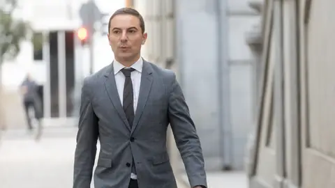 Juan Lobato no se arrepiente de su visita al notario: "Lo volvería a hacer cien veces" Juan Lobato no se arrepiente de su visita al notario: "Lo volvería a hacer cien veces"