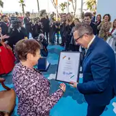 Benidorm entrega a María Botella, presidenta de Anémona, la Medalla Corporativa de Benidorm. Benidorm entrega a María Botella, presidenta de Anémona, la Medalla Corporativa de Benidorm.