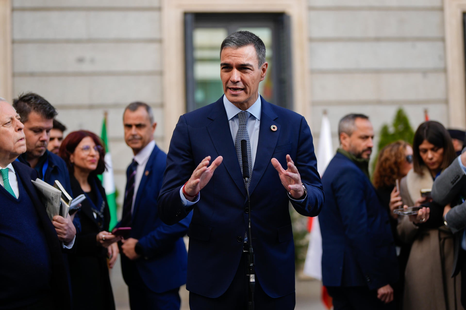 Por qué Pedro Sánchez no ha acudido al funeral de las víctimas por la DANA Por qué Pedro Sánchez no ha acudido al funeral de las víctimas por la DANA
