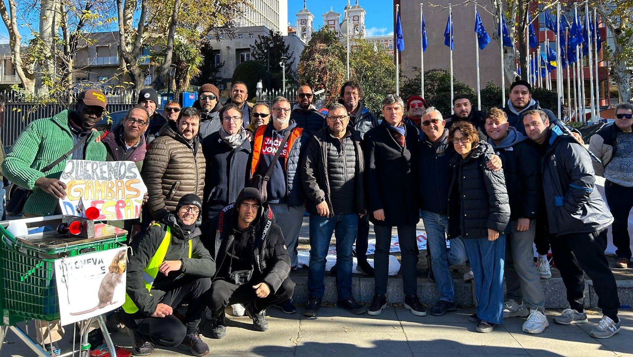 Pescadores de la Vila Joiosa, alcalde y concejales se manifiestan en Madrid y hoy convocan a concentrarse en el puerto vilero Pescadores de la Vila Joiosa, alcalde y concejales se manifiestan en Madrid y hoy convocan a concentrarse en el puerto vilero