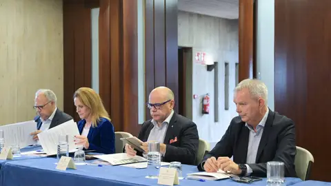 De iz a der: Casimiro Curbelo (ASG), Luz Reverón (PP), José Miguel Barragán (CC) y Sebastián Franquis (PSOE) en la reunión del Pacto Canario de Migración celebrada el 9 de diciembre de 2024 De iz a der: Casimiro Curbelo (ASG), Luz Reverón (PP), José Miguel Barragán (CC) y Sebastián Franquis (PSOE) en la reunión del Pacto Canario de Migración celebrada el 9 de diciembre de 2024
