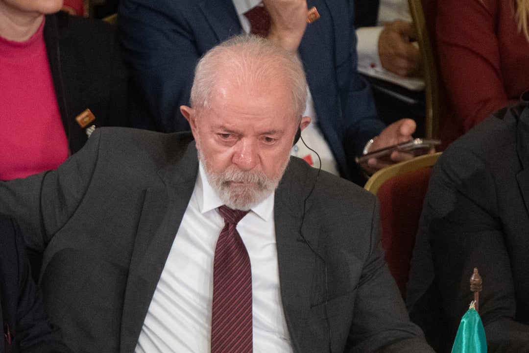 Lula da Silva, en la UCI tras ser operado por una hemorragia intracraneal por un accidente doméstico Lula da Silva, en la UCI tras ser operado por una hemorragia intracraneal por un accidente doméstico