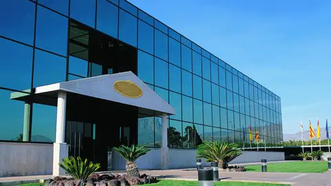 La fábrica de chocolates de Villajoyosa Valor incrementa un 17 % sus ventas pero reduce un 11% sus beneficios por el sobrecoste del cacaco La fábrica de chocolates de Villajoyosa Valor incrementa un 17 % sus ventas pero reduce un 11% sus beneficios por el sobrecoste del cacaco