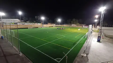 Alfaz licita la renovación de las luminarias del Pabellón y del campo de fútbol anexo del polideportivo Alfaz licita la renovación de las luminarias del Pabellón y del campo de fútbol anexo del polideportivo