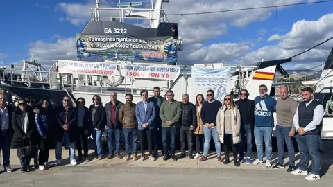 Concentración en el Puerto Pesquero de la Vila Joiosa convocada por la Cofradía de Pescadores de la Vila. Concentración en el Puerto Pesquero de la Vila Joiosa convocada por la Cofradía de Pescadores de la Vila.