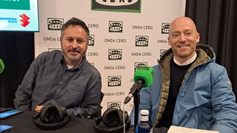 El Presidente del Consell de Menorca, Adolfo Vilafranca, junto al redactor de Onda Cero Illes Balears, Iv&aacute;n Mart&iacute;n, en el programa especial emitido desde Alaior. 