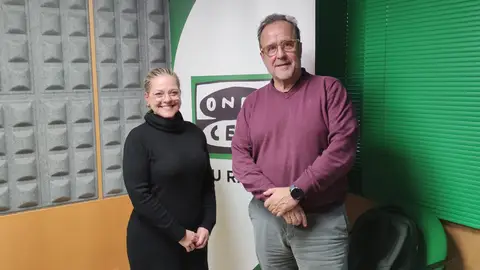Nanodent cumple tres años en Lalín como referente en salud bucodental Suso Suárez, director de la clínica Nanodent en Lalín y la doctora Lolymar Rodríguez