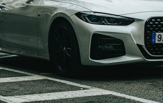 Cambia la letra E de España de la matrícula de su coche por la abreviación CAT y recibe una multa Cambia la letra E de España de la matrícula de su coche por la abreviación CAT y recibe una multa