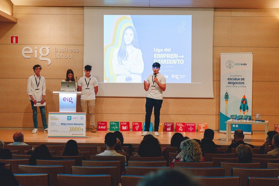 Caixa Popular col·labora amb MBA League, un concurs educatiu per a xiquets sobre projectes empresarials Caixa Popular col·labora amb MBA League, un concurs educatiu per a xiquets sobre projectes empresarials