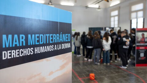J&oacute;venes alfasinos en la piel de los migrantes