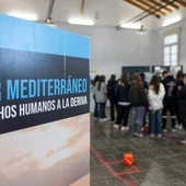 Jóvenes alfasinos en la piel de los migrantes Jóvenes alfasinos en la piel de los migrantes