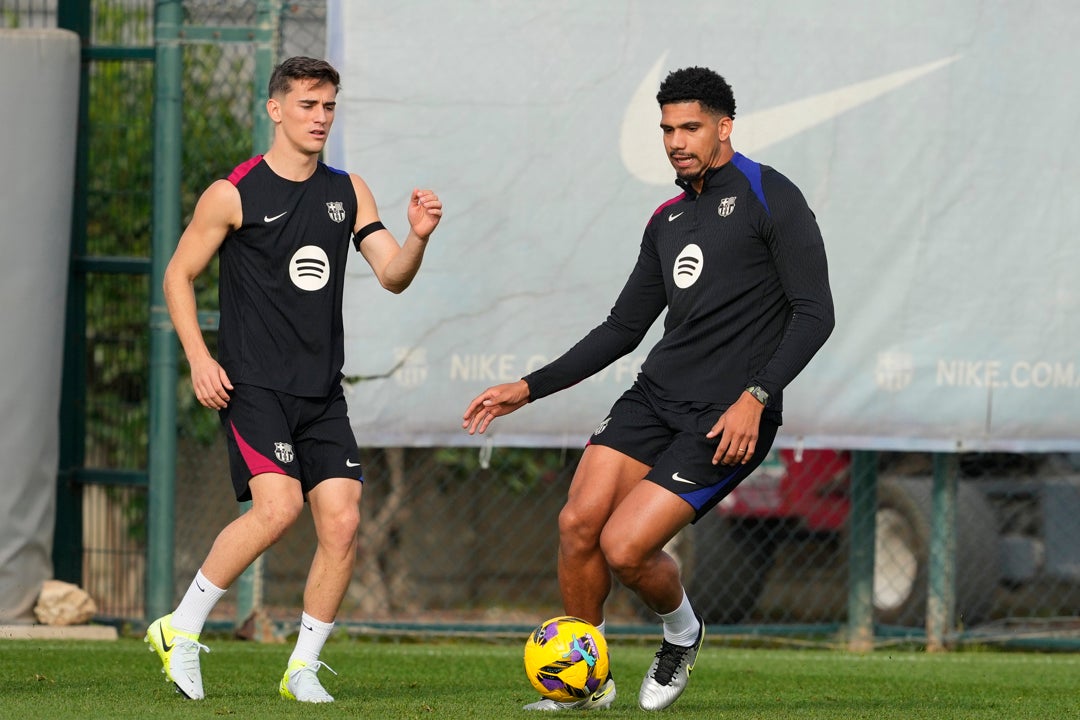 Araujo recibe el alta y regresa a la convocatoria del Barça Araujo recibe el alta y regresa a la convocatoria del Barça