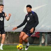 Araujo recibe el alta y regresa a la convocatoria del Barça