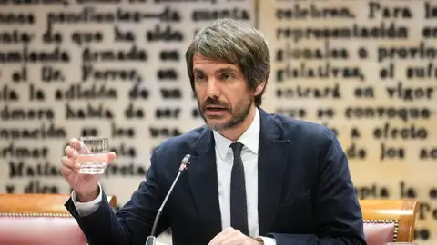 El ministro de Cultura, Ernest Urtasun, comparece en la Comisión de Cultura del Senado. El ministro de Cultura, Ernest Urtasun, comparece en la Comisión de Cultura del Senado.