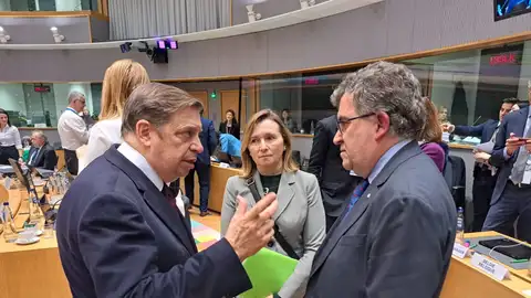 El ministro de Agricultura y Pesca, Luis Planas, junto al conseller de Agricultura, Pesca y Medio Natural, Joan Simonet El ministro de Agricultura y Pesca, Luis Planas, junto al conseller de Agricultura, Pesca y Medio Natural, Joan Simonet