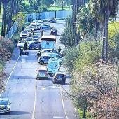 Imagen del grave accidente de tráfico registrado este miércoles en la Carretera de Su Eminencia