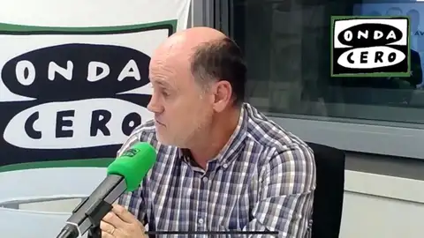 Fernando Gómez Colomer presenta su libro junto al autor, Jesús Manzano Fernando Gómez Colomer presenta su libro junto al autor, Jesús Manzano