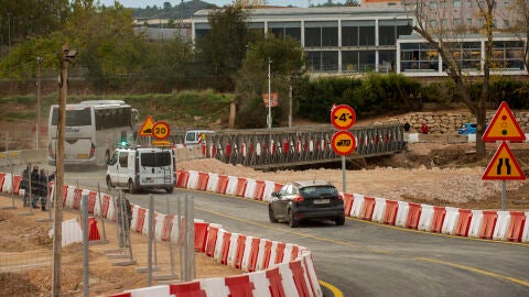 Puente provisional de Riba-roja de T&uacute;ria tras la DANA de Val&egrave;ncia