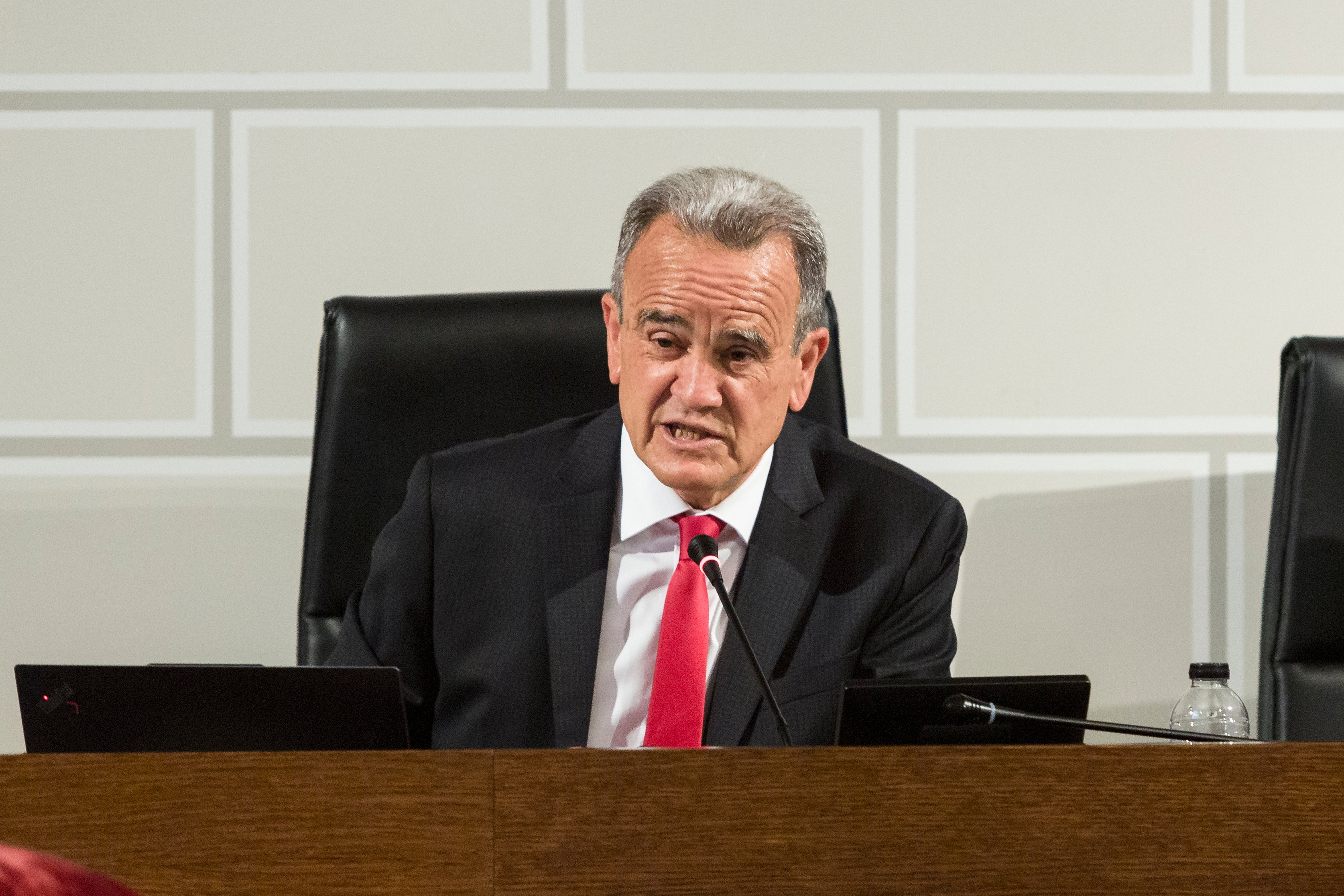 Sánchez-Quero asume con naturalidad que serán necesarias primarias para elegir al sucesor de Lambán Sánchez-Quero asume con naturalidad que serán necesarias primarias para elegir al sucesor de Lambán