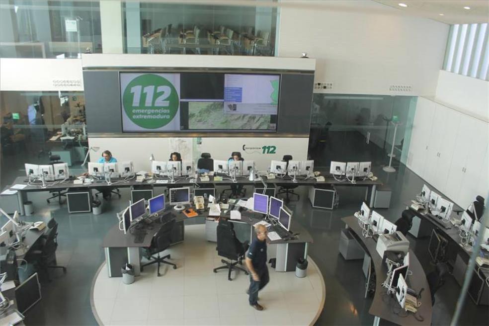 Un joven de 20 años sufre policontusiones tras la colisión entre un coche y una moto en Mérida Un joven de 20 años sufre policontusiones tras la colisión entre un coche y una moto en Mérida