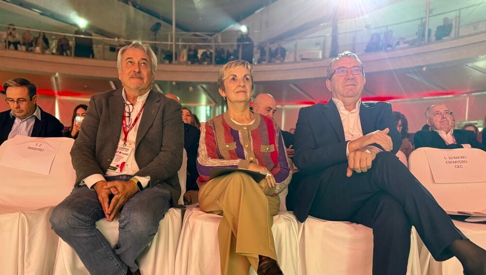 El alcalde de Benidorm, Toni Pérez, y la consellera de Industria, Marian Cano, en el congreso UGT de Benidorm