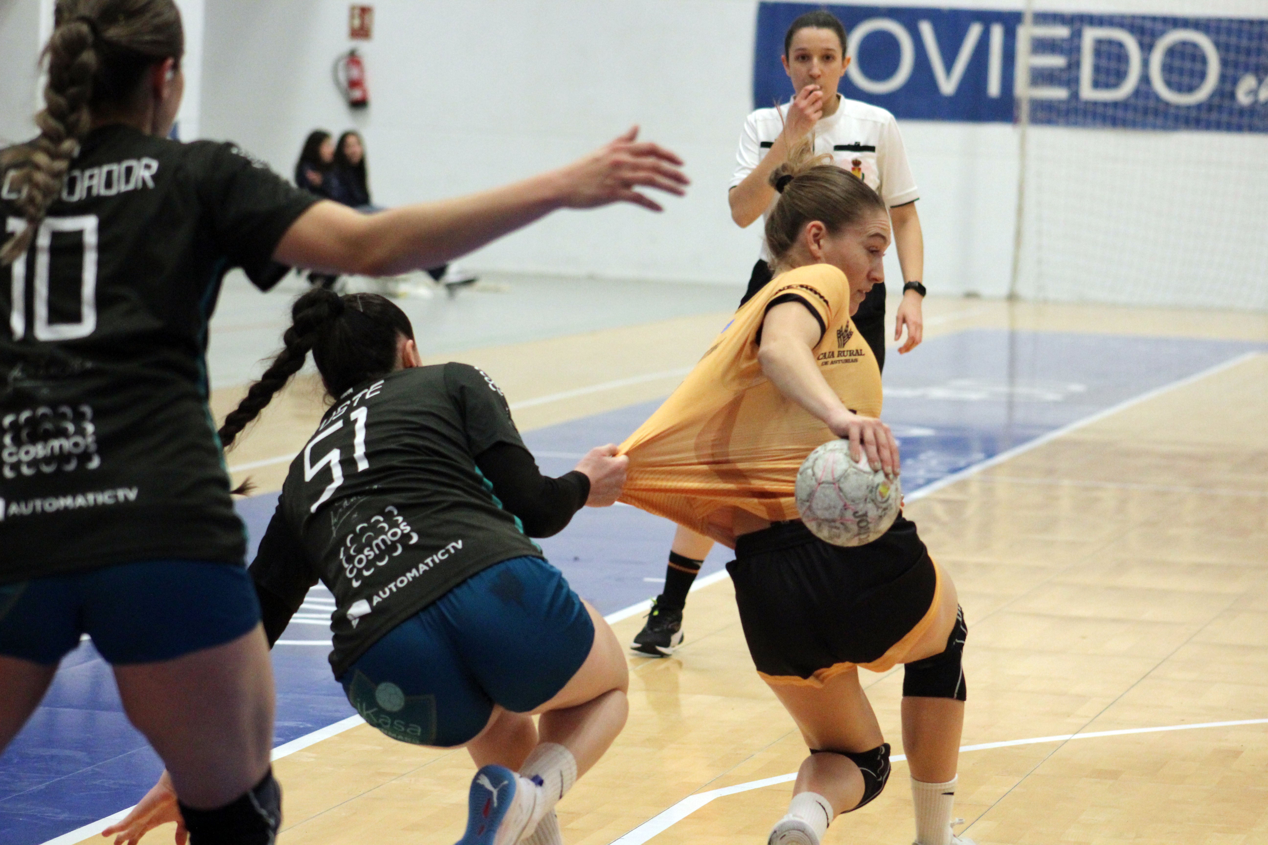 Lobas Oviedo sigue con su escalada Lobas Oviedo sigue con su escalada