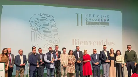 Foto de familia de los II Premios Onda Cero Teruel PREMIOS ONDA CERO
