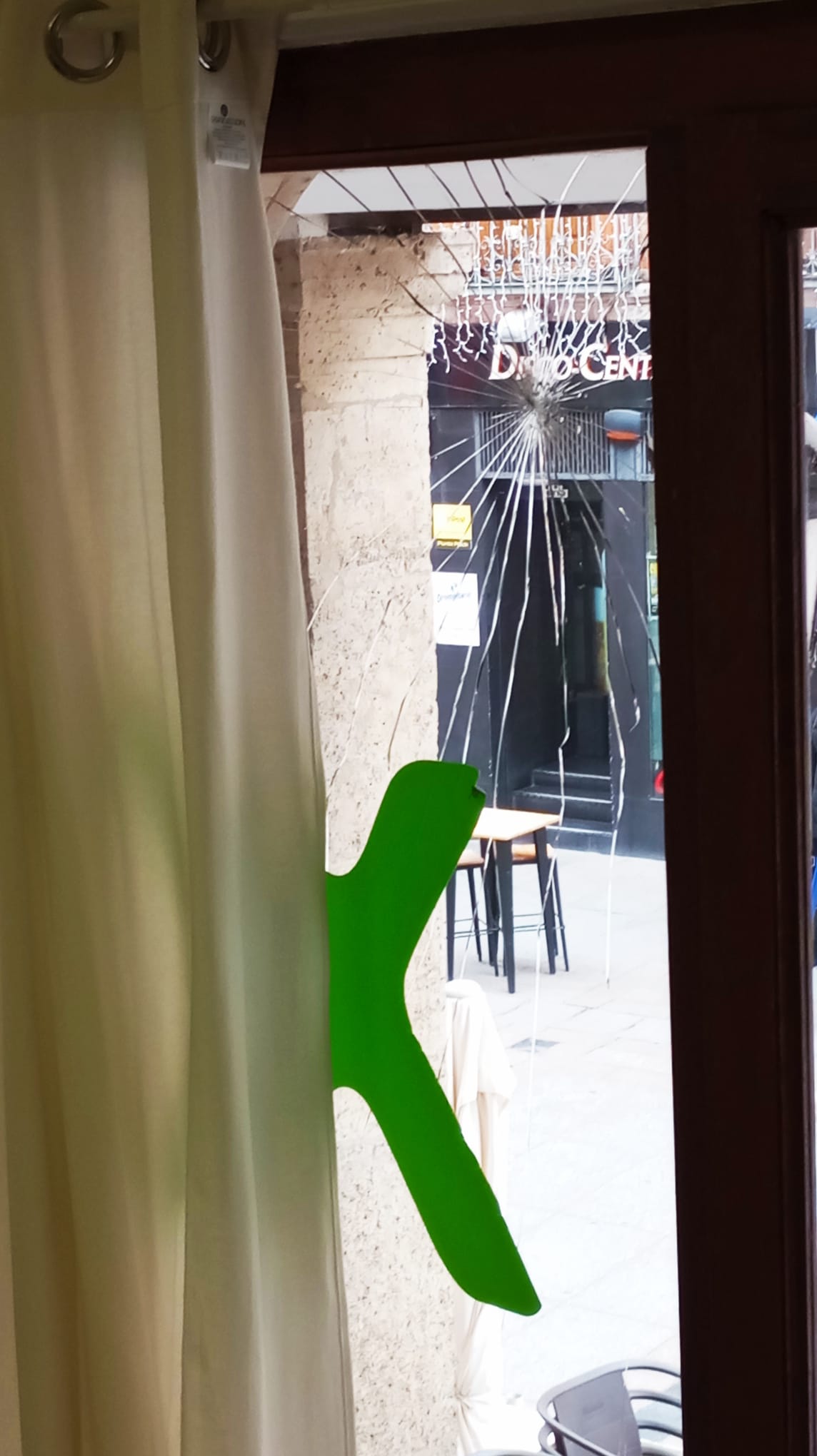 VOX denuncia un nuevo ataque a su sede de Palencia VOX denuncia un nuevo ataque a su sede de Palencia