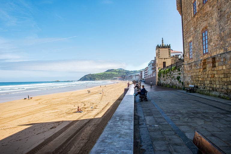 Euskadi busca adaptar la playa de Zarautz al cambio climático Euskadi busca adaptar la playa de Zarautz al cambio climático