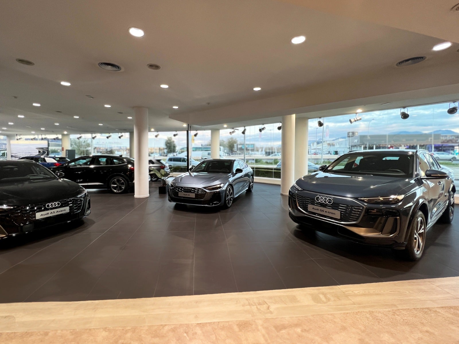 Nucesa, el concesionario oficial de Audi en Granada presenta los nuevos modelos A5 y Q6 e-tron Nucesa, el concesionario oficial de Audi en Granada presenta los nuevos modelos A5 y Q6 e-tron