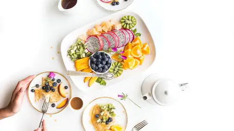 Un desayuno de calidad debe incluir cantidades adecuadas de proteínas, grasas de alto valor, fibra y minerales