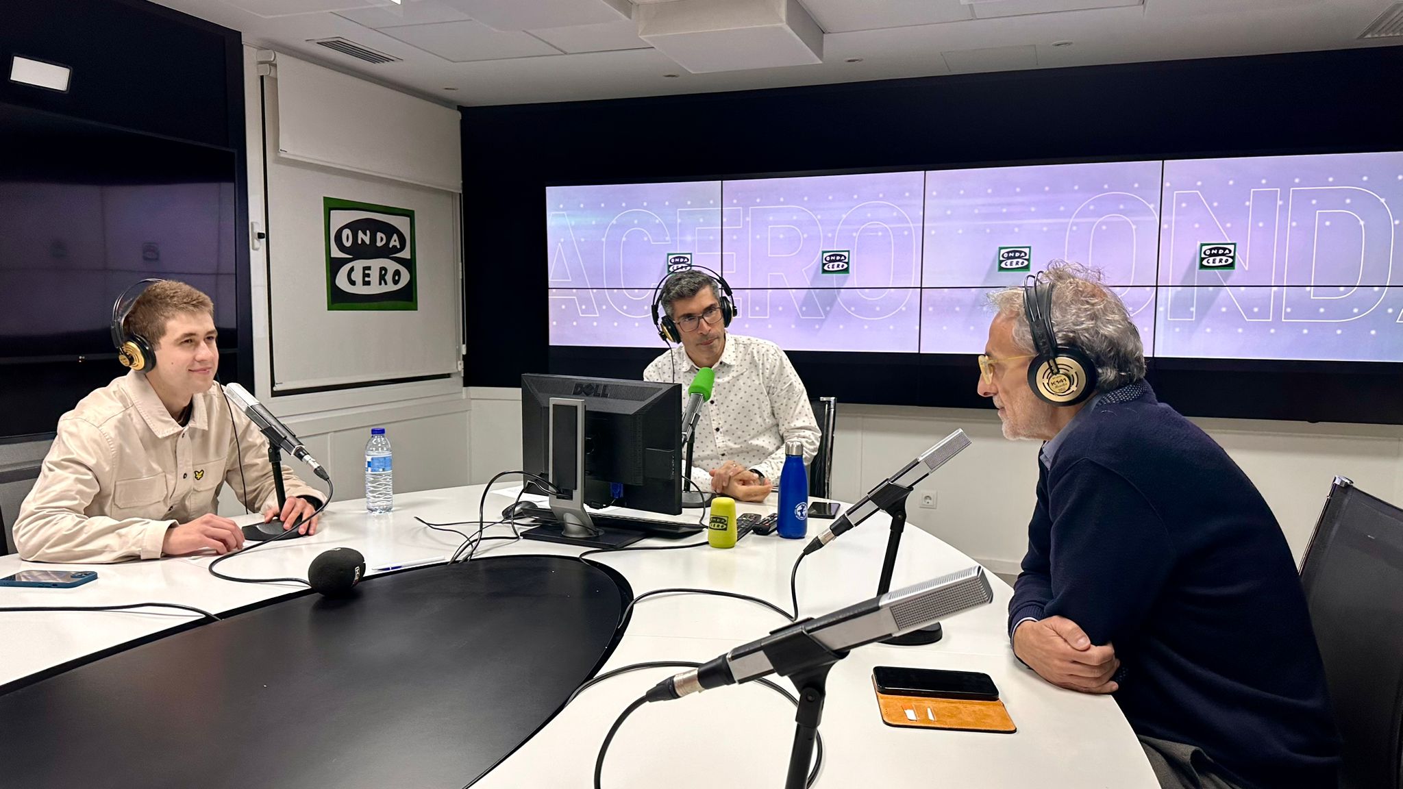 Tertúlia a la Brúixola: ERC i Junts posen a prova els socialistes Tertúlia a la Brúixola: ERC i Junts posen a prova els socialistes