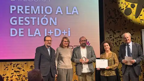 Responsables de la bodega Martín Códax Miembros de la bodega Martín Códax reciben el Premio a la Innovación de la Plataforma Tecnológica del Vino 2024