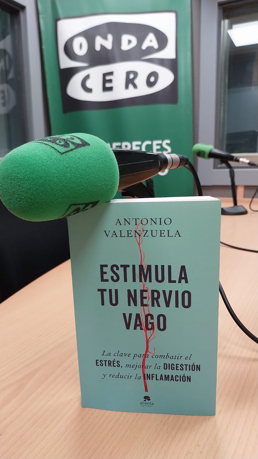 Estimula tu nervio vago, el libro de herramientas para combatir el estrés, mejorar la digestión y reducir la inflamación Estimula tu nervio vago, el libro de herramientas para combatir el estrés, mejorar la digestión y reducir la inflamación