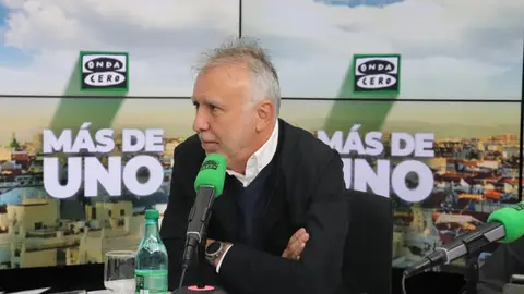 Carlos Alsina entrevista a Ángel Víctor Torres en 'Más de uno'