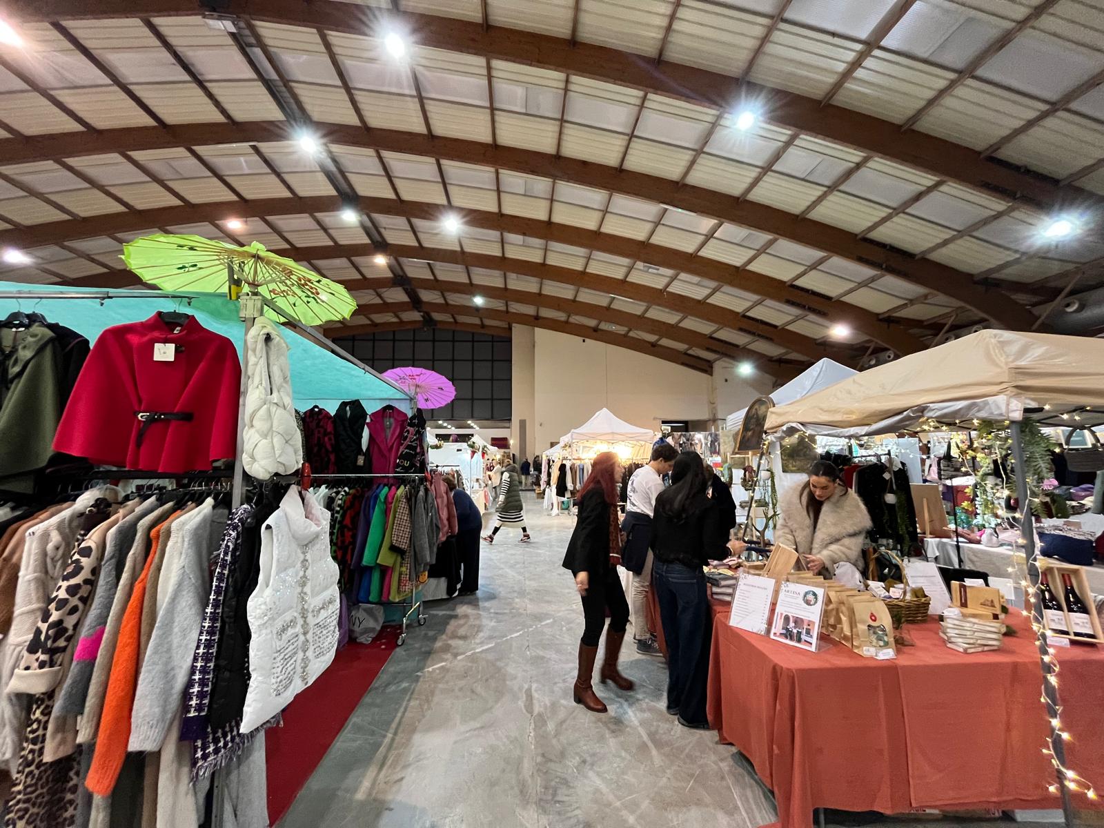Visitamos el bazar solidario a beneficio de Cáritas Visitamos el bazar solidario a beneficio de Cáritas