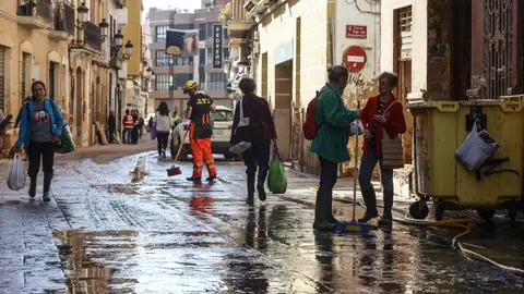 El desafortunado tweet que ha borrado el PP de Valencia: "44 días sin saber nada de él" El desafortunado tweet que ha borrado el PP de Valencia: "44 días sin saber nada de él"
