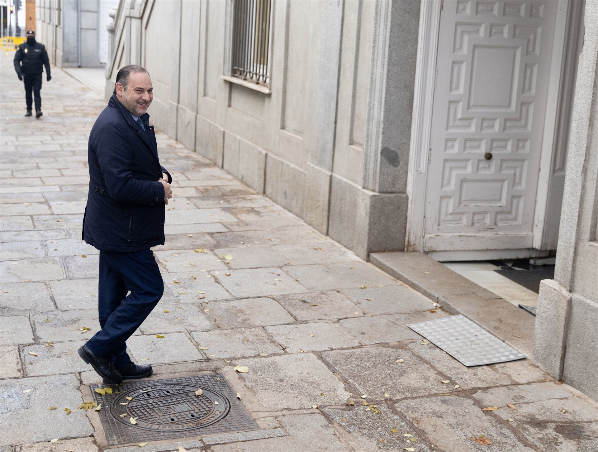La inverosímil estrategia de Ábalos ante el juez: ¿Es creíble desvincularse de Koldo, su asesor de máxima confianza? La inverosímil estrategia de Ábalos ante el juez: ¿Es creíble desvincularse de Koldo, su asesor de máxima confianza?