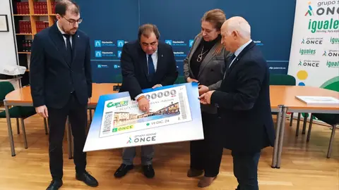 El cupón de la ONCE anima a visitar la Plaza Vieja de Saldaña, testigo directo de la historia de la localidad .