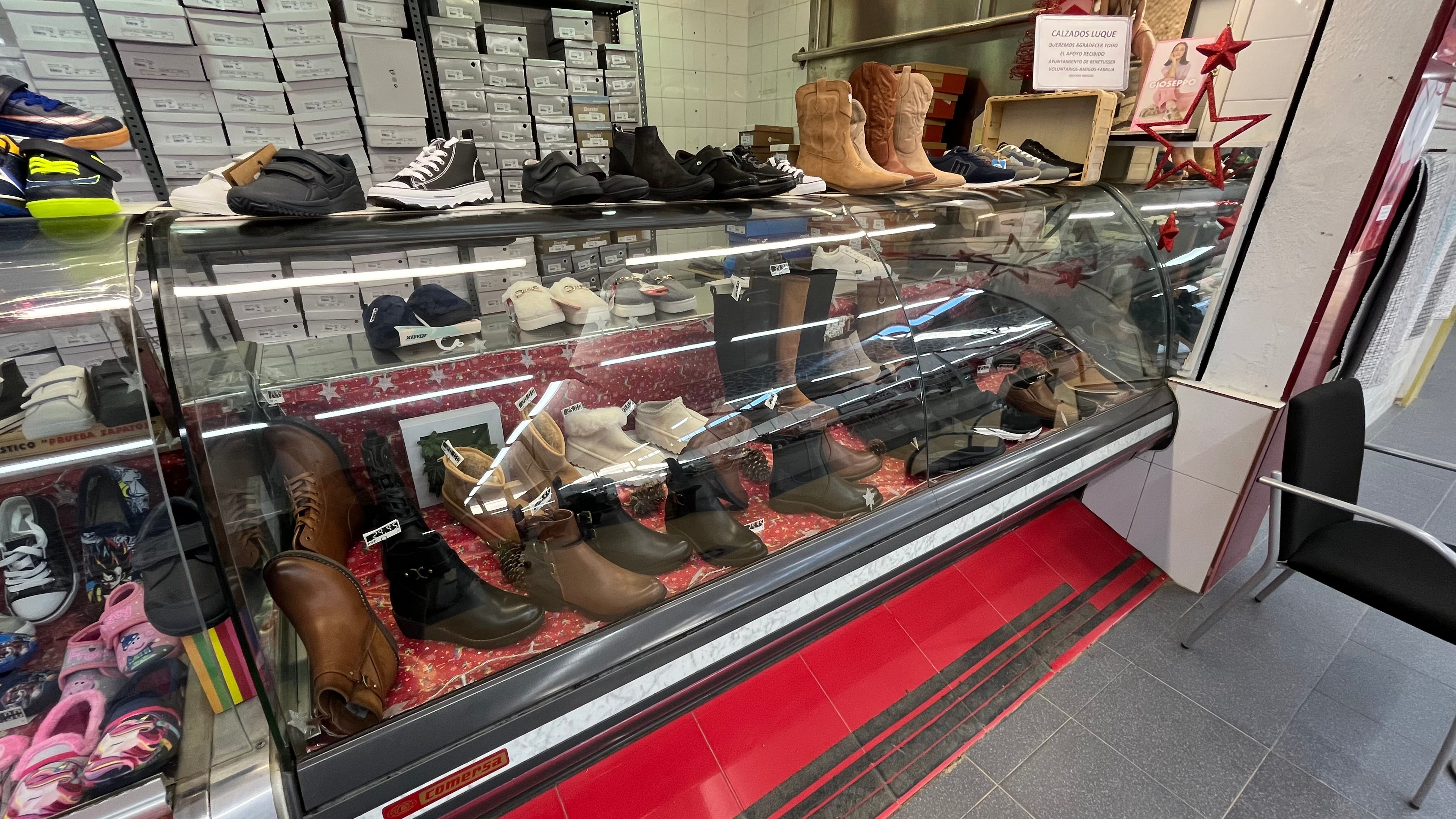 El Mercado Municipal de Benetússer 'cambia' tras la DANA: Peluquería, joyería y una autoescuela El Mercado Municipal de Benetússer 'cambia' tras la DANA: Peluquería, joyería y una autoescuela