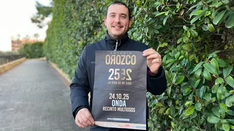 El concejal de Fiestas y Tradiciones, Sergio Puig, ha presentado el concierto de Antonio Orozco. El concejal de Fiestas y Tradiciones, Sergio Puig, ha presentado el concierto de Antonio Orozco.
