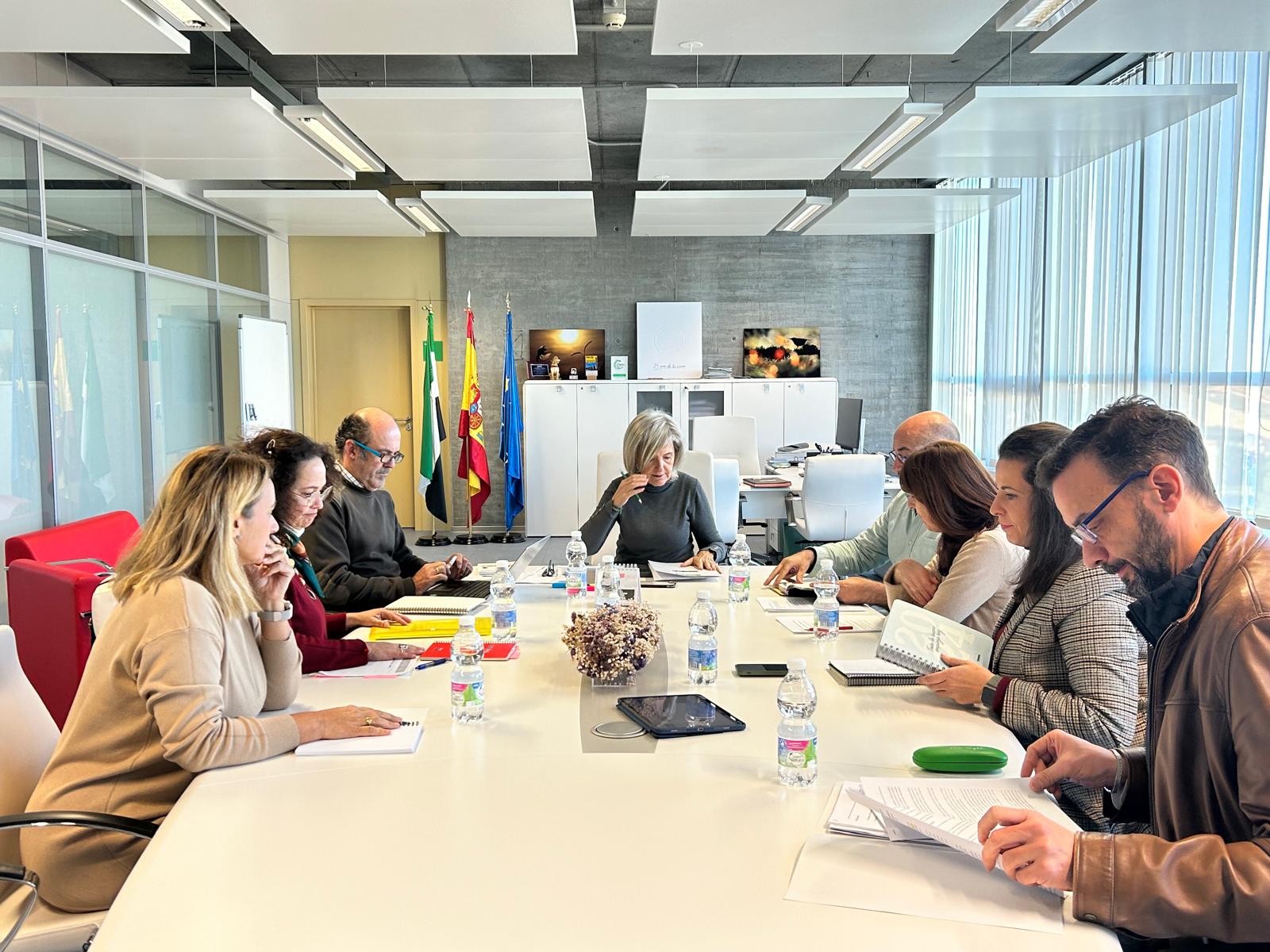 Intensa y productiva reunión del sector de las Artes Escénicas con la Consejería de Cultura Intensa y productiva reunión del sector de las Artes Escénicas con la Consejería de Cultura
