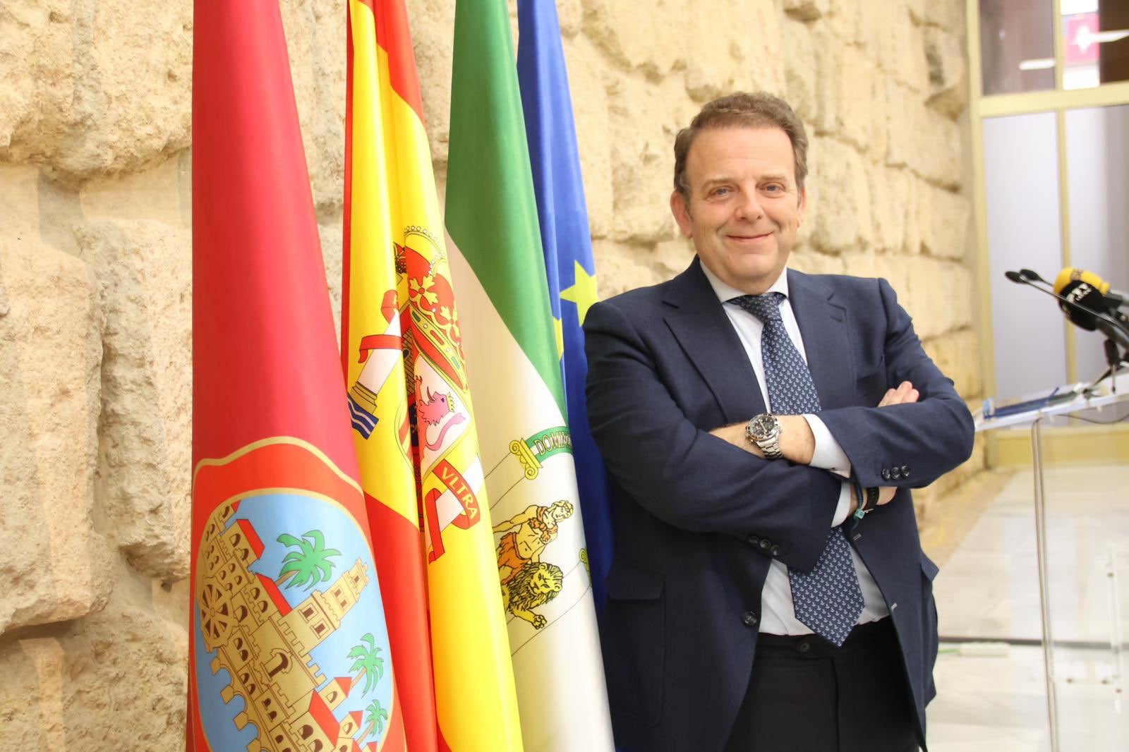 Julián Urbano: "Queremos dar a conocer la vida de los patios" Julián Urbano: "Queremos dar a conocer la vida de los patios"